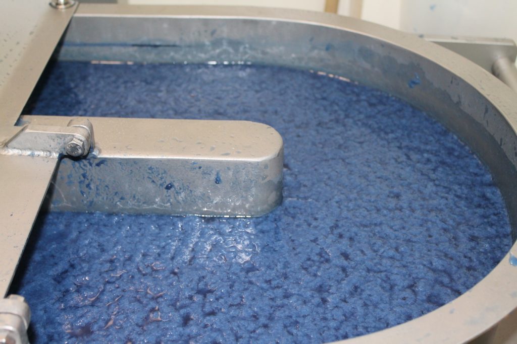 Pila holandesa con pulpa de pantalón vaquero