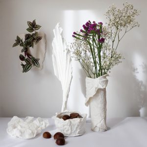 Bodegón de papel moldeado